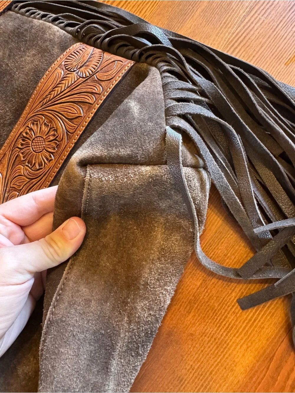 American Darling Distressed Brown Leather Fringe Messenger Bag with Tooled Strap - Picture 4 of 7